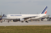 Air France Airbus A320-214 (F-GKXQ) at  Miami - International, United States