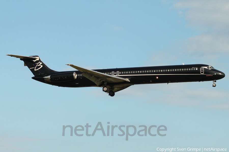 Blue Line McDonnell Douglas MD-83 (F-GMLU) | Photo 11721