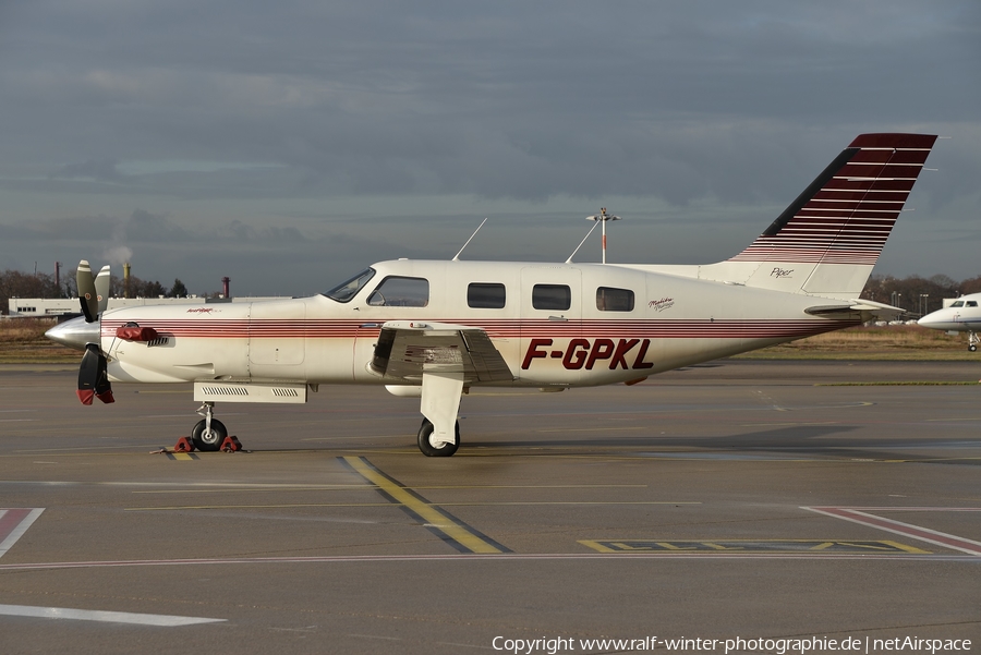 (Private) Piper PA-46-350P Malibu Mirage - JetPROP DLX (F-GPKL) | Photo 368359