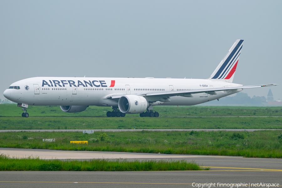 Air France Boeing 777-328(ER) (F-GSQA) | Photo 571753