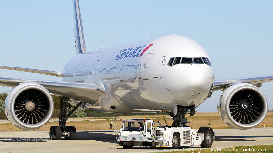 Air France Boeing 777-328(ER) (F-GSQD) | Photo 127719