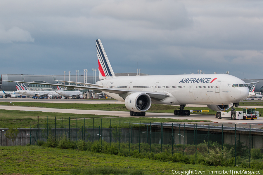 Air France Boeing 777-328(ER) (F-GSQF) | Photo 241710