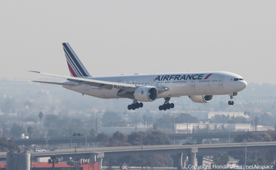 Air France Boeing 777-328(ER) (F-GSQF) | Photo 655360
