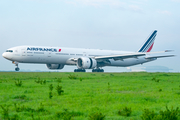 Air France Boeing 777-328(ER) (F-GSQG) at  Paris - Charles de Gaulle (Roissy), France