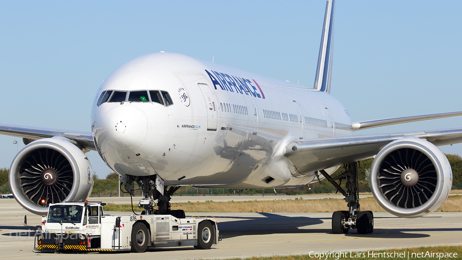 Air France Boeing 777-328(ER) (F-GSQH) | Photo 127671