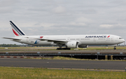 Air France Boeing 777-328(ER) (F-GSQI) at  Paris - Charles de Gaulle (Roissy), France