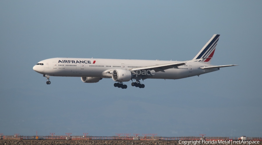 Air France Boeing 777-328(ER) (F-GSQK) | Photo 543520