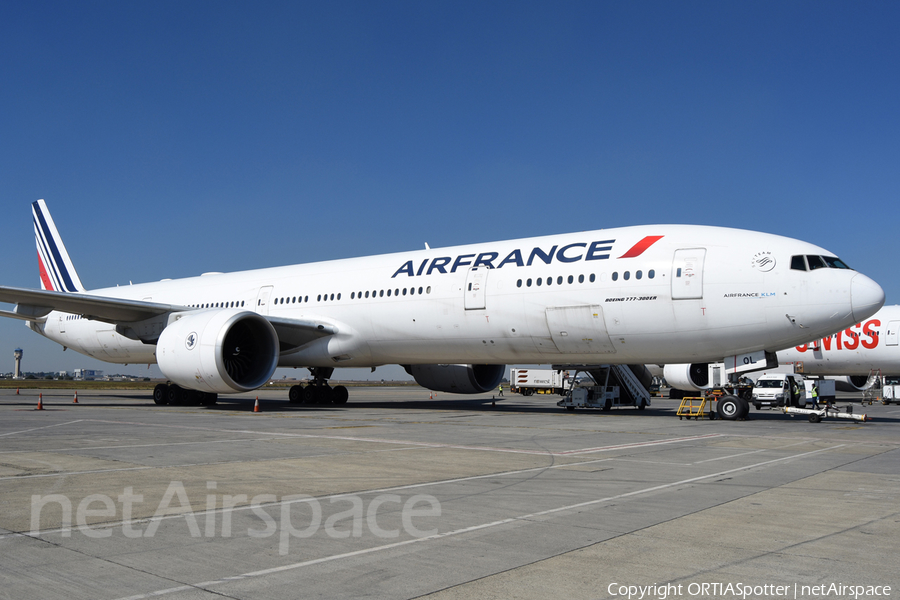 Air France Boeing 777-328(ER) (F-GSQL) | Photo 448164