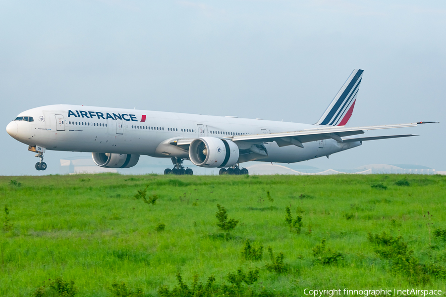 Air France Boeing 777-328(ER) (F-GSQX) | Photo 571734
