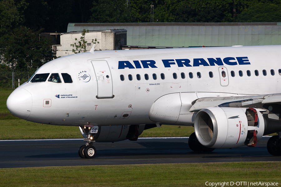 Air France Airbus A318-111 (F-GUGE) | Photo 201696