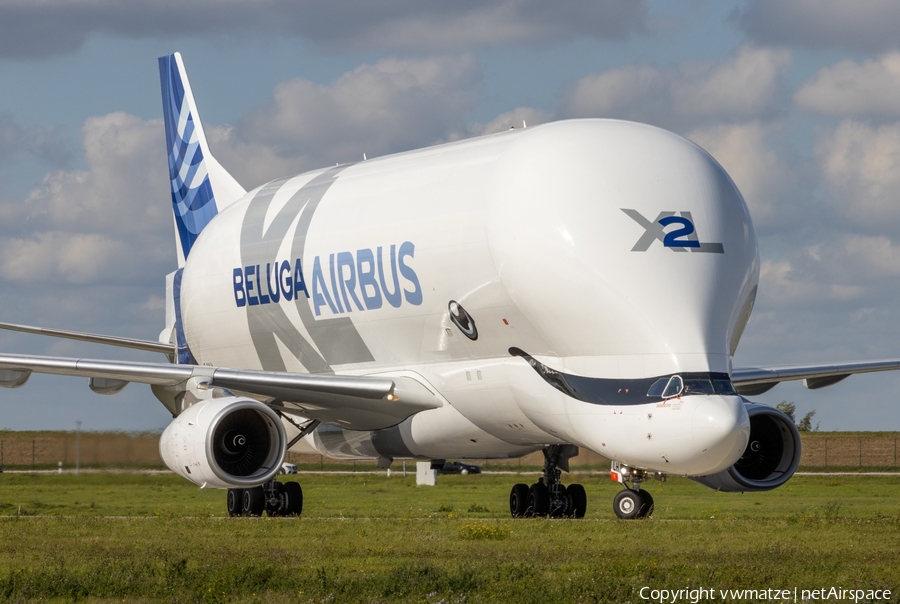 Airbus Transport International Airbus A330-743L Beluga XL (F-GXLH) | Photo 403648