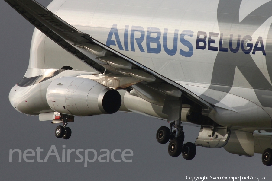 Airbus Transport International Airbus A330-743L Beluga XL (F-GXLH) | Photo 415929