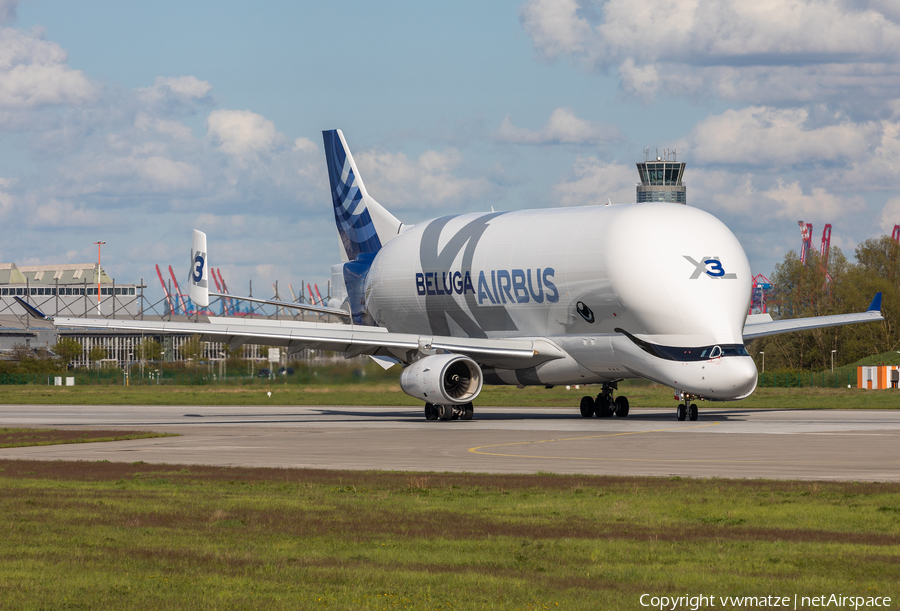 Airbus Transport International Airbus A330-743L Beluga XL (F-GXLI) | Photo 446348