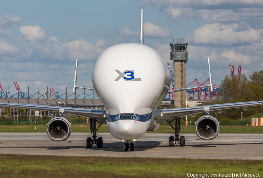 Airbus Transport International Airbus A330-743L Beluga XL (F-GXLI) | Photo 446349