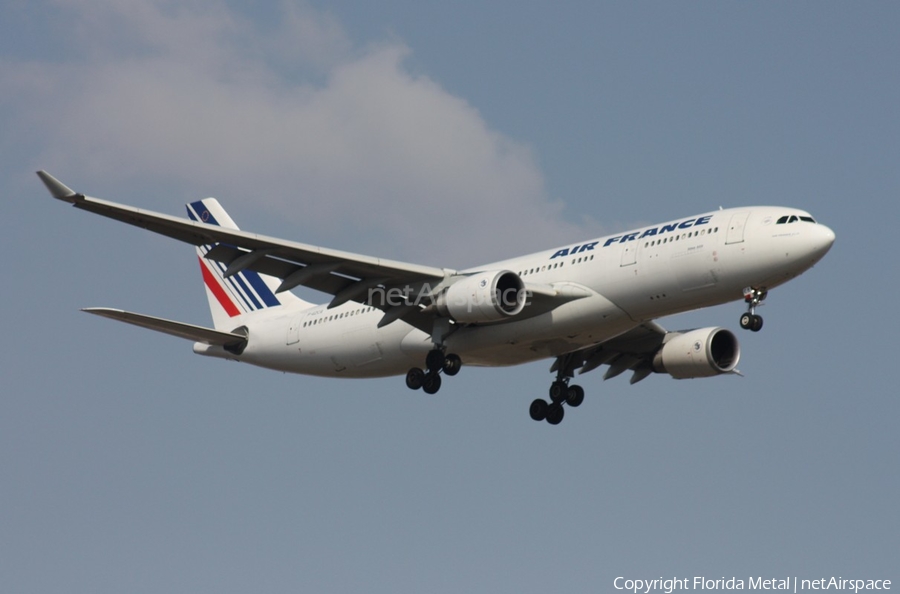 Air France Airbus A330-203 (F-GZCA) | Photo 297960