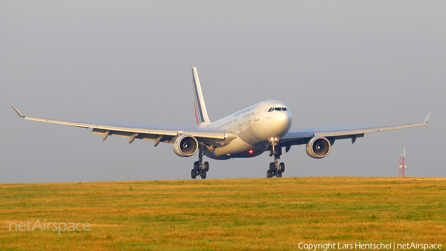 Air France Airbus A330-203 (F-GZCB) | Photo 127451