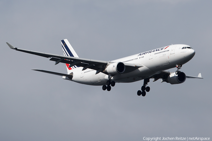 Air France Airbus A330-203 (F-GZCJ) | Photo 125003