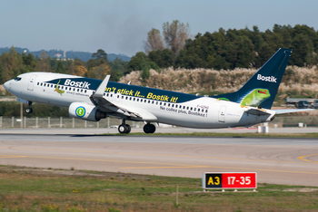 Transavia France Boeing 737-8K2 (F-GZHG) at  Porto, Portugal