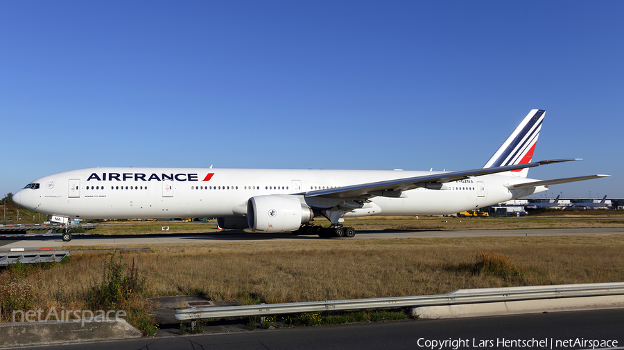 Air France Boeing 777-328(ER) (F-GZNA) | Photo 127606