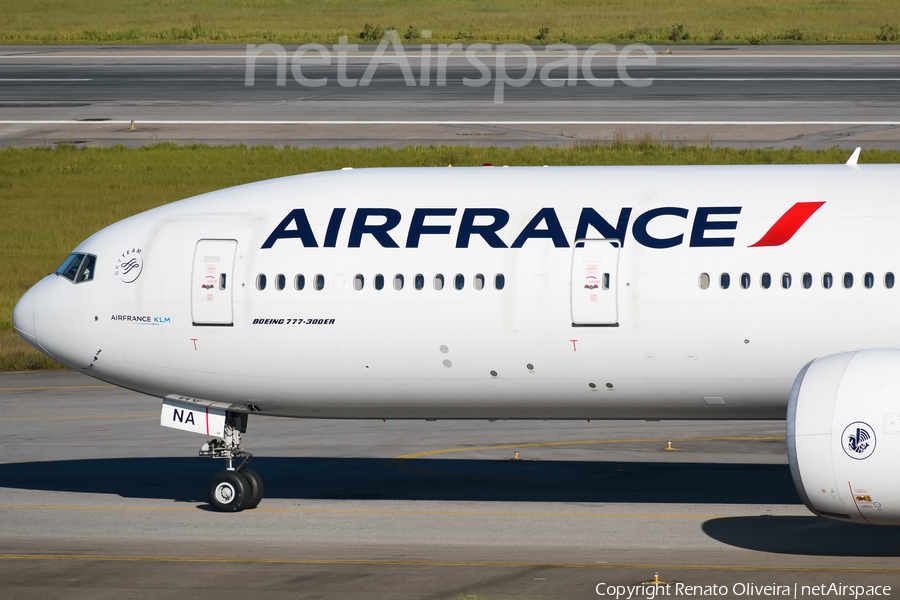 Air France Boeing 777-328(ER) (F-GZNA) | Photo 330291