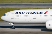 Air France Boeing 777-328(ER) (F-GZNA) at  Sao Paulo - Guarulhos - Andre Franco Montoro (Cumbica), Brazil