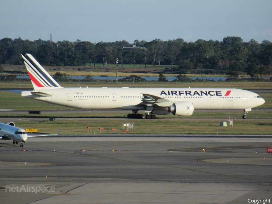 Air France Boeing 777-328(ER) (F-GZND) | Photo 473142