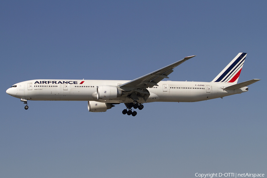 Air France Boeing 777-328(ER) (F-GZND) | Photo 338398