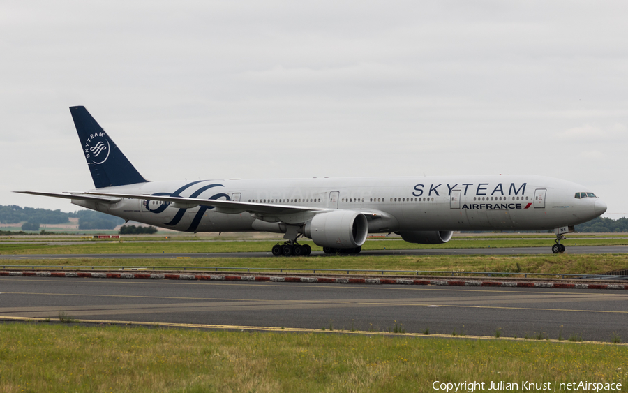 Air France Boeing 777-328(ER) (F-GZNE) | Photo 116035