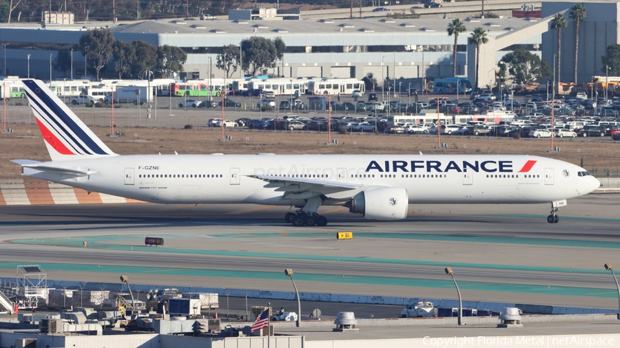 Air France Boeing 777-328(ER) (F-GZNE) | Photo 655366