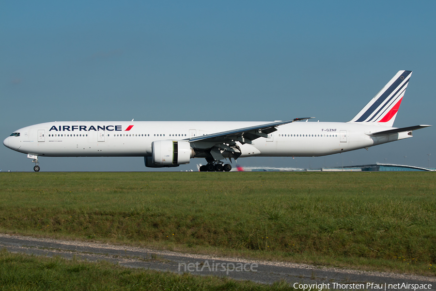 Air France Boeing 777-328(ER) (F-GZNF) | Photo 61568