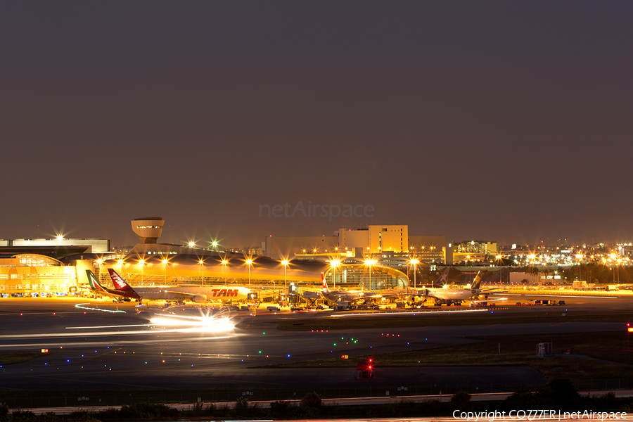 Air France Boeing 777-328(ER) (F-GZNH) | Photo 14001