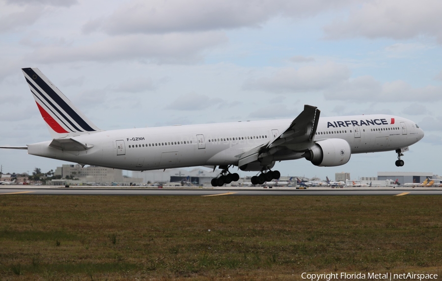 Air France Boeing 777-328(ER) (F-GZNH) | Photo 313316
