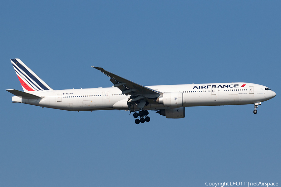 Air France Boeing 777-328(ER) (F-GZNJ) | Photo 284910