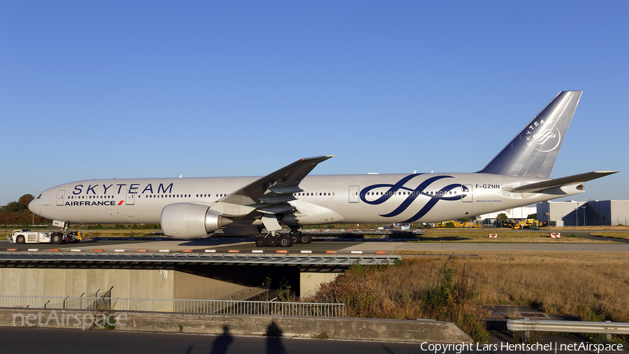 Air France Boeing 777-328(ER) (F-GZNN) | Photo 127691