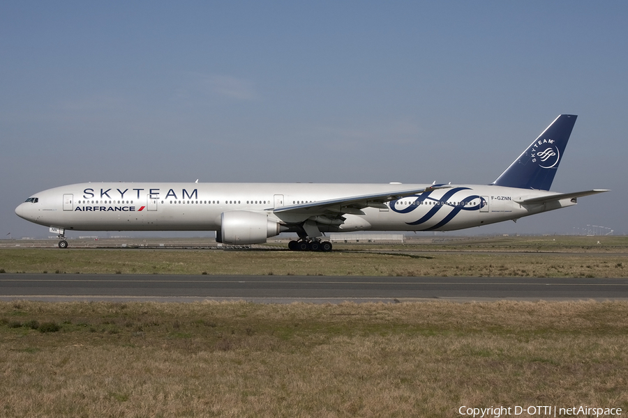 Air France Boeing 777-328(ER) (F-GZNN) | Photo 433792