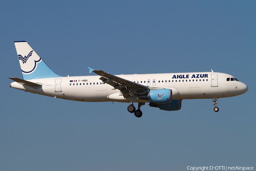Aigle Azur Airbus A320-214 (F-HBII) | Photo 371557