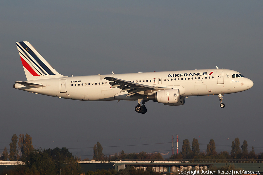 Air France Airbus A320-214 (F-HBNH) | Photo 129538