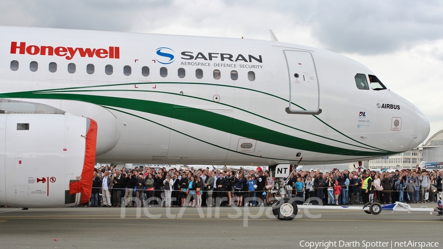 Snecma SA Airbus A320-212 (F-HGNT) | Photo 210580