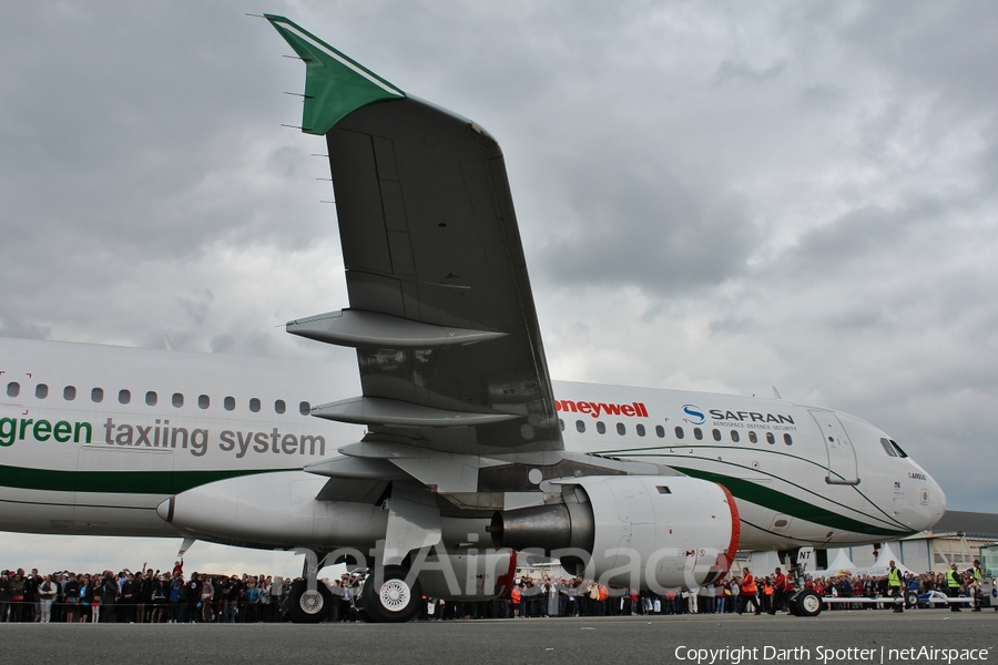 Snecma SA Airbus A320-212 (F-HGNT) | Photo 210581