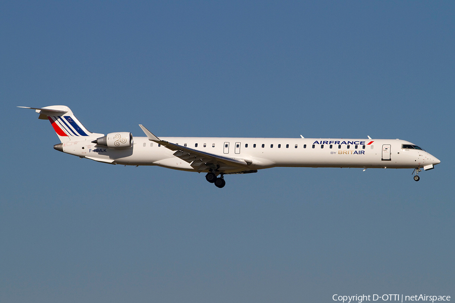 Air France (Brit Air) Bombardier CRJ-1000EL (F-HMLK) | Photo 371515