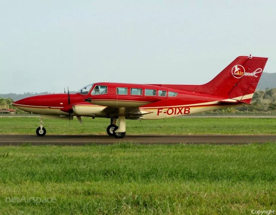 Airawak Cessna 402B Businessliner (F-OIXB) | Photo 52221