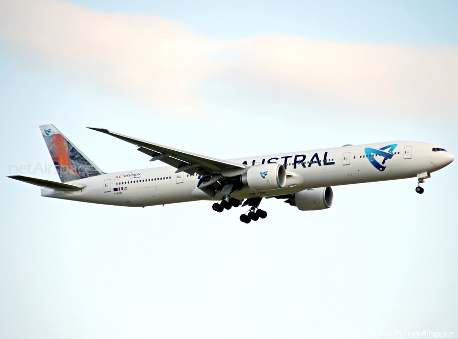 Air Austral Boeing 777-39M(ER) (F-OLRD) | Photo 374381