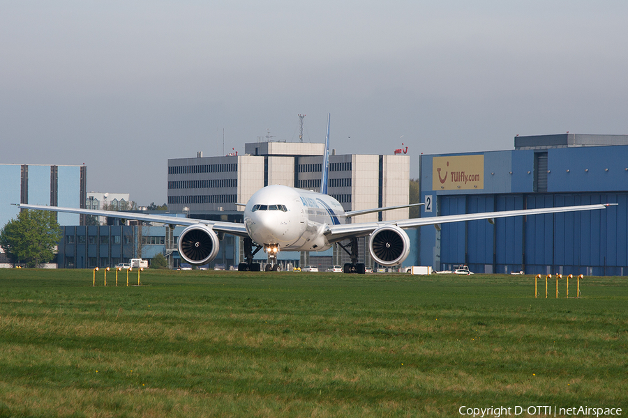 Air Austral Boeing 777-3Q8(ER) (F-ONOU) | Photo 435455