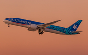 Air Tahiti Nui Boeing 787-9 Dreamliner (F-OVAA) at  Los Angeles - International, United States