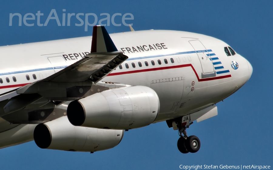 French Air Force (Armée de l’Air) Airbus A340-211 (F-RAJA) | Photo 237788