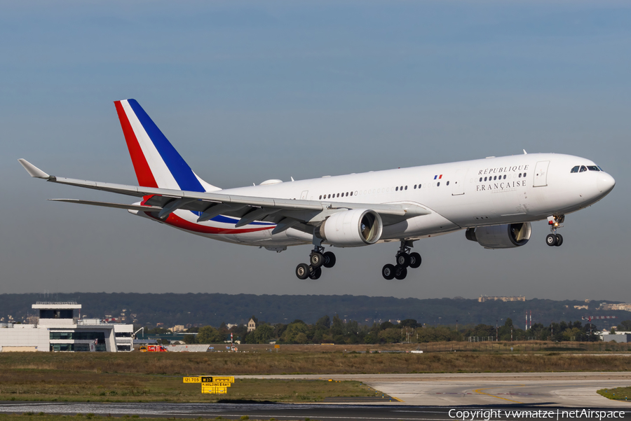 French Air Force (Armée de l’Air) Airbus A330-223 (F-RARF) | Photo 527841