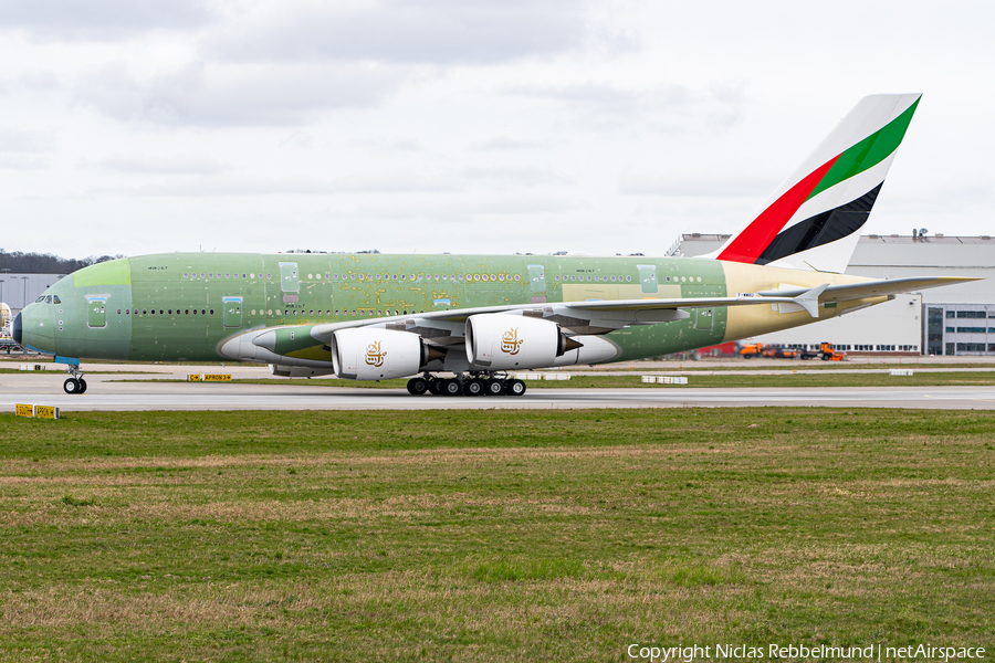 Emirates Airbus A380-842 (F-WWAU) | Photo 377817