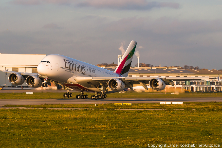 Emirates Airbus A380-842 (F-WWAU) | Photo 429858