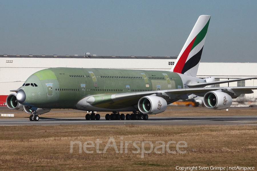 Emirates Airbus A380-861 (F-WWAV) | Photo 43018