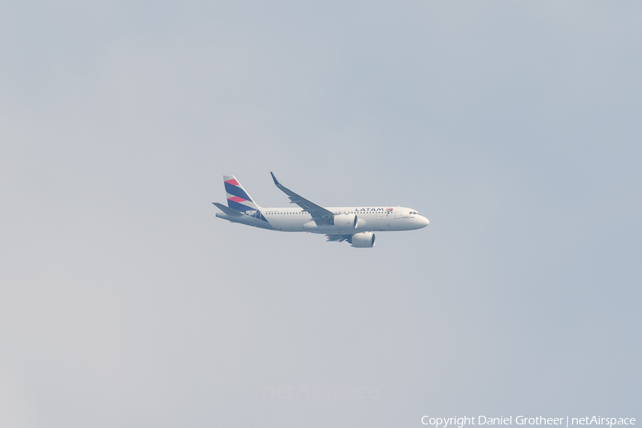 LATAM Airlines Brasil Airbus A320-271N (F-WWBV) | Photo 117055